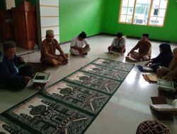 Cahaya Imam di Bawah Langit Pesapoang Timur