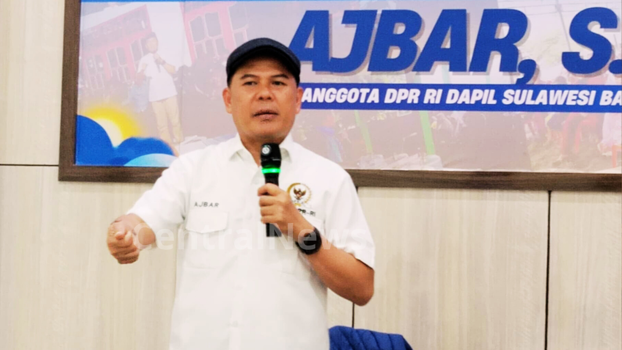 Ajbar memaparkan program strategis berupa pembukaan lahan pertanian baru di wilayah Polewali Mandar.