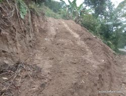 Pengambilan Material Sertu Untuk Pengerasan Jalan Dusun Kondo Tambung Dimulai