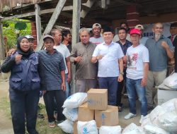 Ajbar Abdul Kadir Salurkan Bantuan Alat Tangkap Nelayan